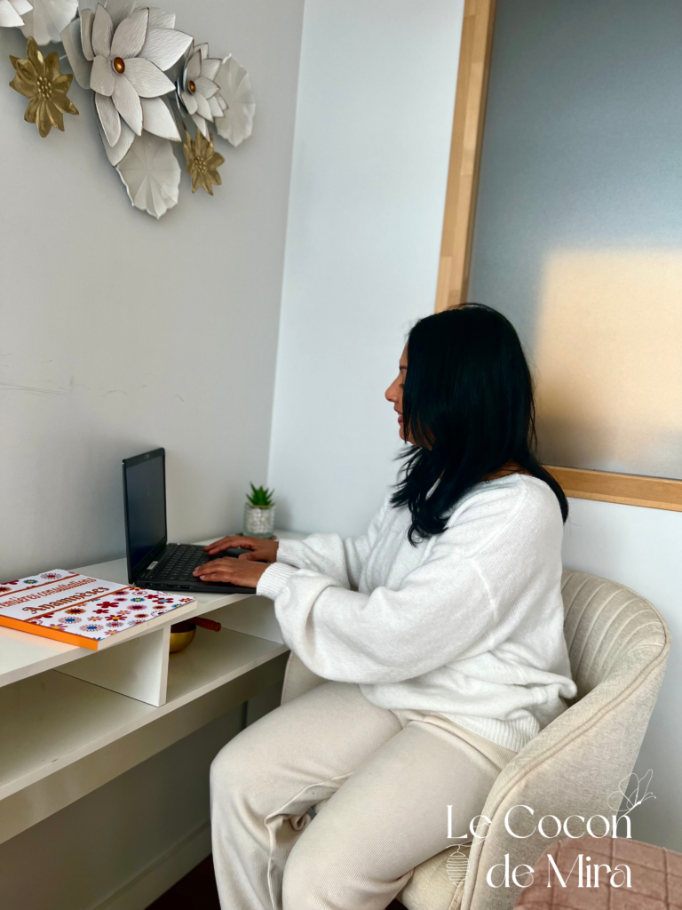 cocon de mira travail ordinateur